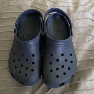 Navy Classic Crocs Junior 2